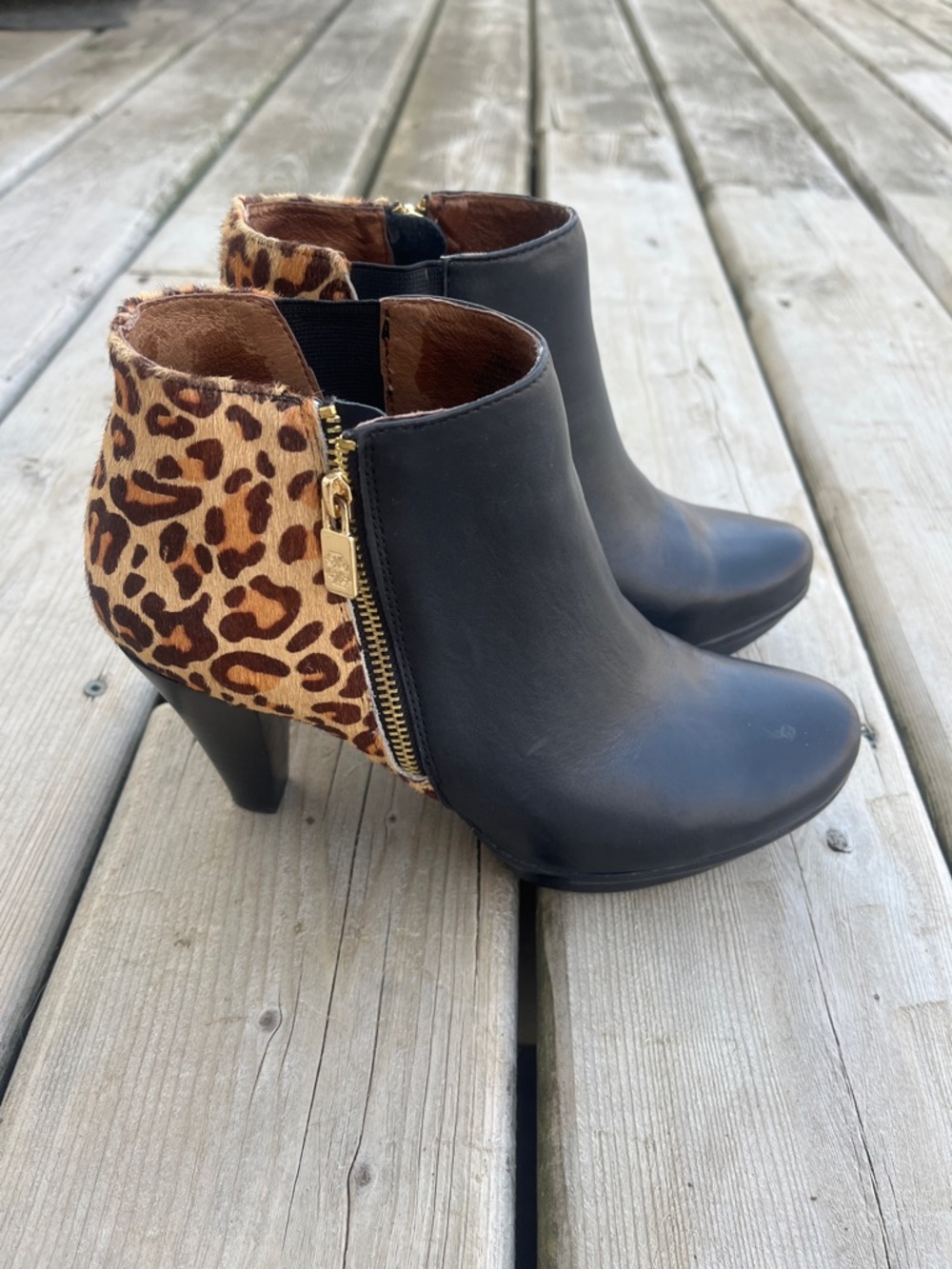 Blondo Black Leather Ankle Booties with Leopard Heel Panel Size 7.5